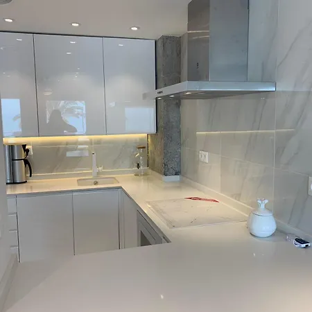 Diana Primera Linea De Playa * Marbella